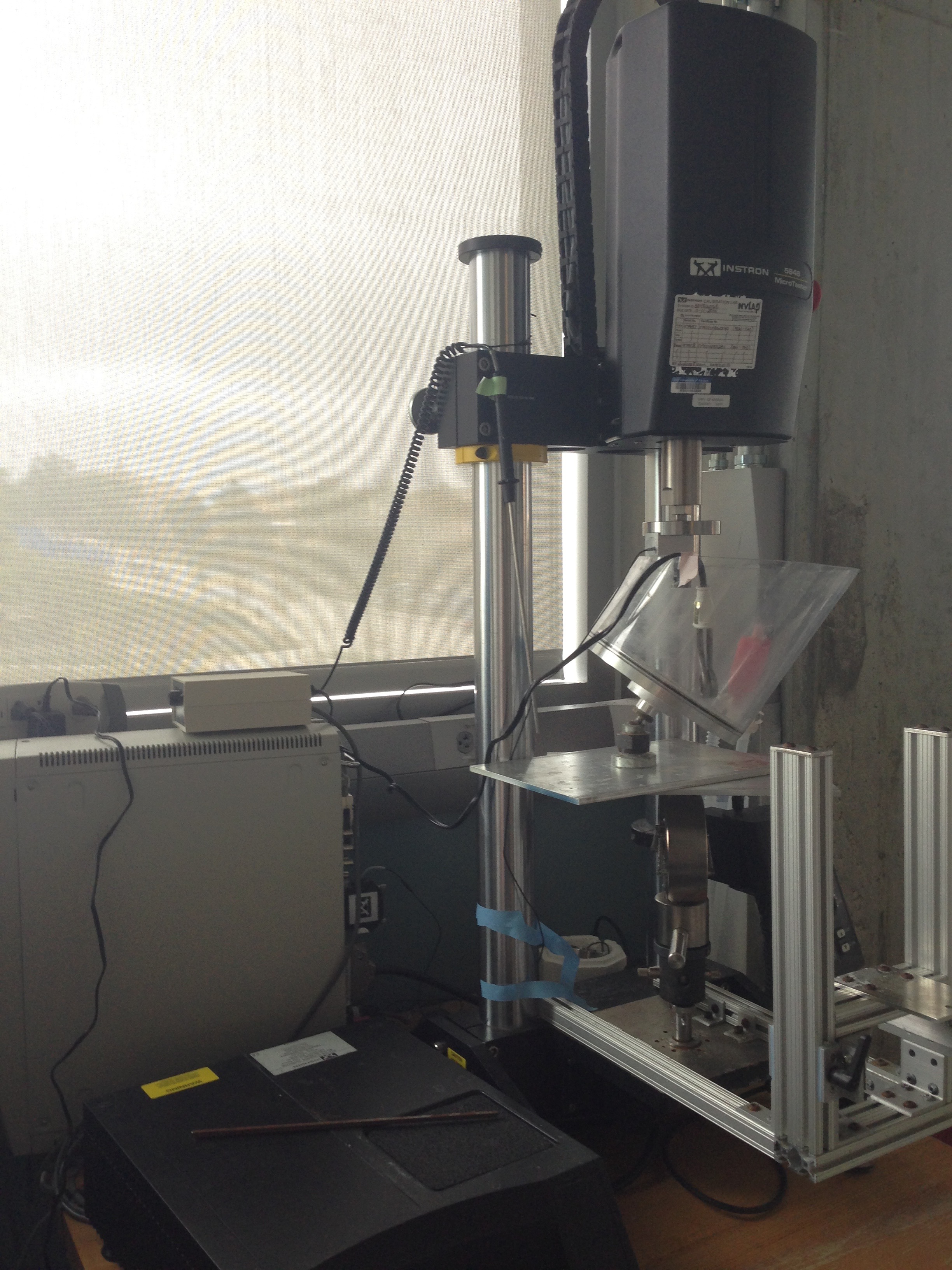 Instron MicroTester
